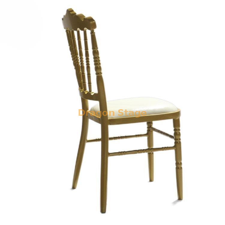 table et chaises pour événements de fête (3)