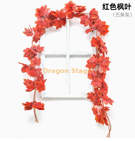 Mur de vigne à feuille rouge simulée suspendue Fausse feuilles d'arbre feuilles Halloween Showcase New Red Maple Leaf Vine 1- Fortune Rouge Fruit