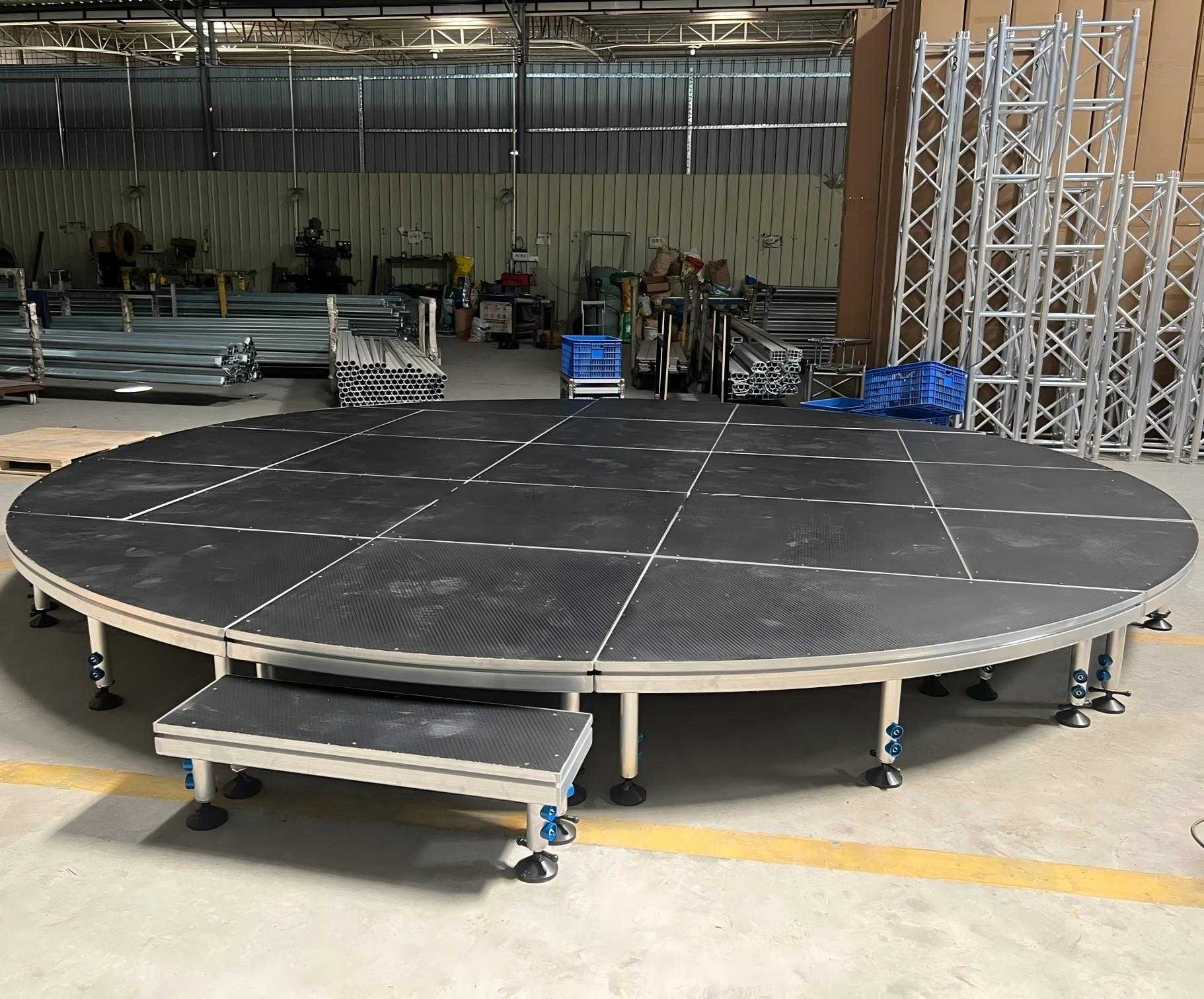 sc&egrave;ne circulaire modulaire.jpg